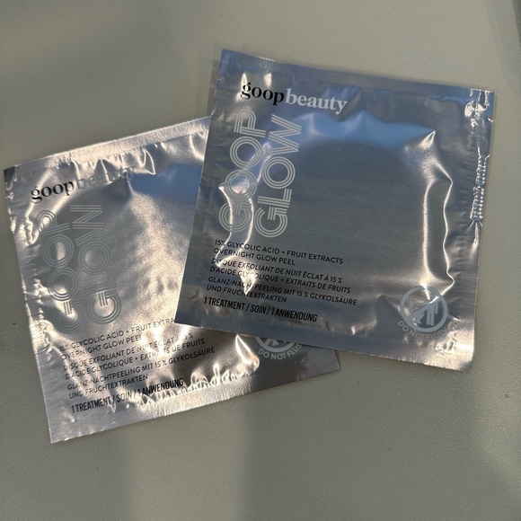 GOOPGLOW 15% Glycolic acid + fruit extract overnight glow peel-2 GLOW PEEL PADS - Picture 8 of 9